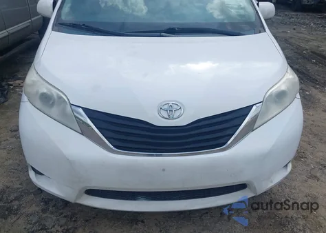 2014 Toyota Sienna Le V6 8 Passenger from USA, damaged, VIN 5TDKK3DC1ES500925